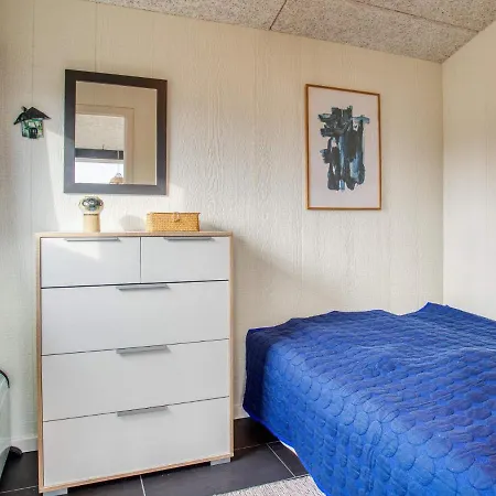 6 Person In Pandrup-by Traum